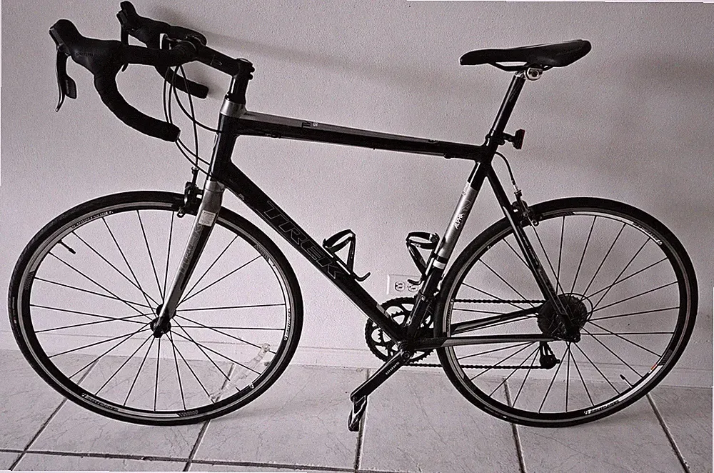 Trek road bike 2.1 Alpha aluminum suitable for commuting and entry-level racing